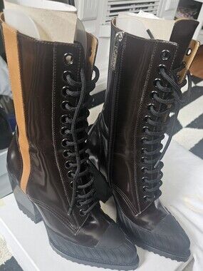 CHLOÉ
Rylee ankle boots